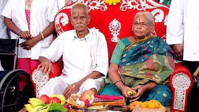 印度74岁奶奶试管生下双胞胎案例分享