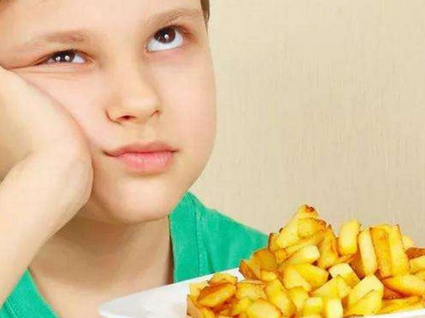 详解小孩不爱吃饭的原因有哪些