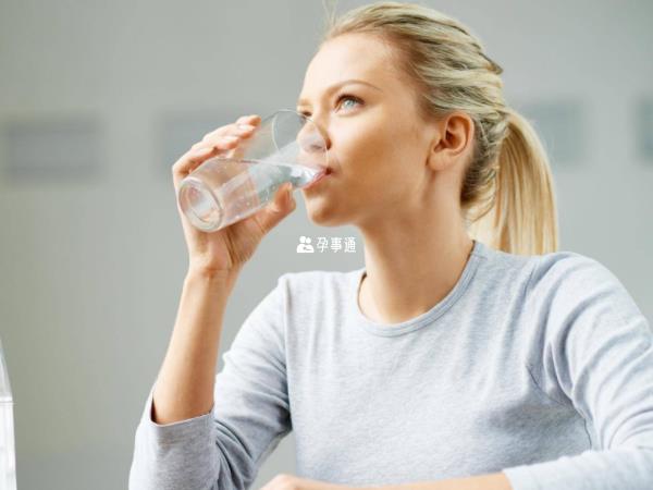 试管移植多喝水能避免尿道炎症感染