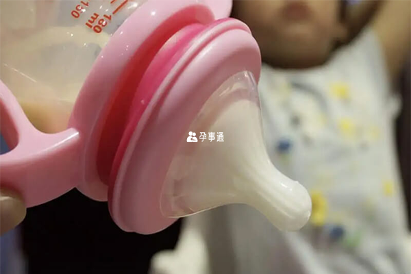 新生儿吐奶的情况有很多种