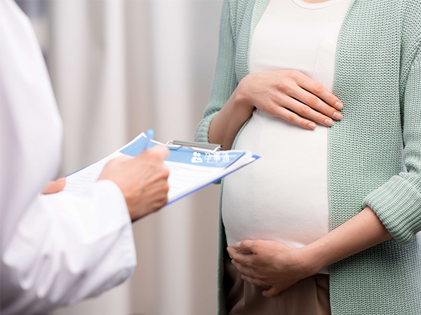 怀孕初期需要到医院进行各种孕期检查