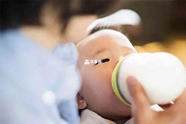 新生儿过量吃奶的信号