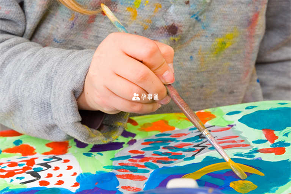 孩子学画画或钢琴都能增加一技之长