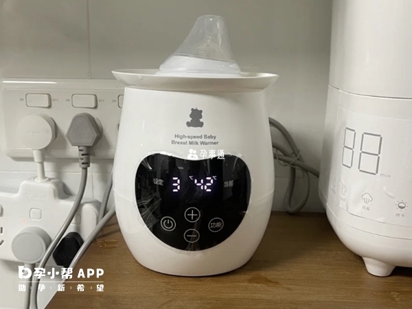 温奶器可起到保温和加热的作用