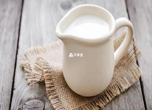 牛奶中含有丰富的蛋白质