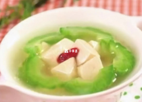 苦瓜豆腐汤能够帮助降低血糖