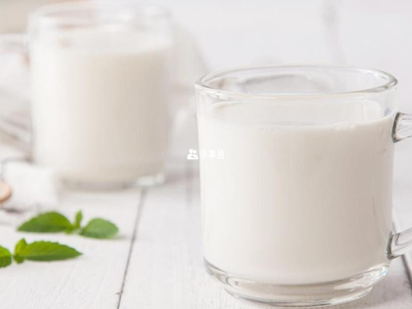 牛奶含钙高不能与菠菜一起吃