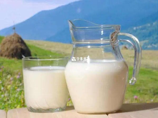1岁后的婴儿可以喝全脂牛奶