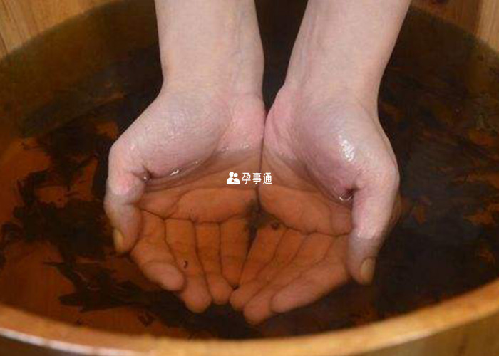 广东产妇用草药洗澡